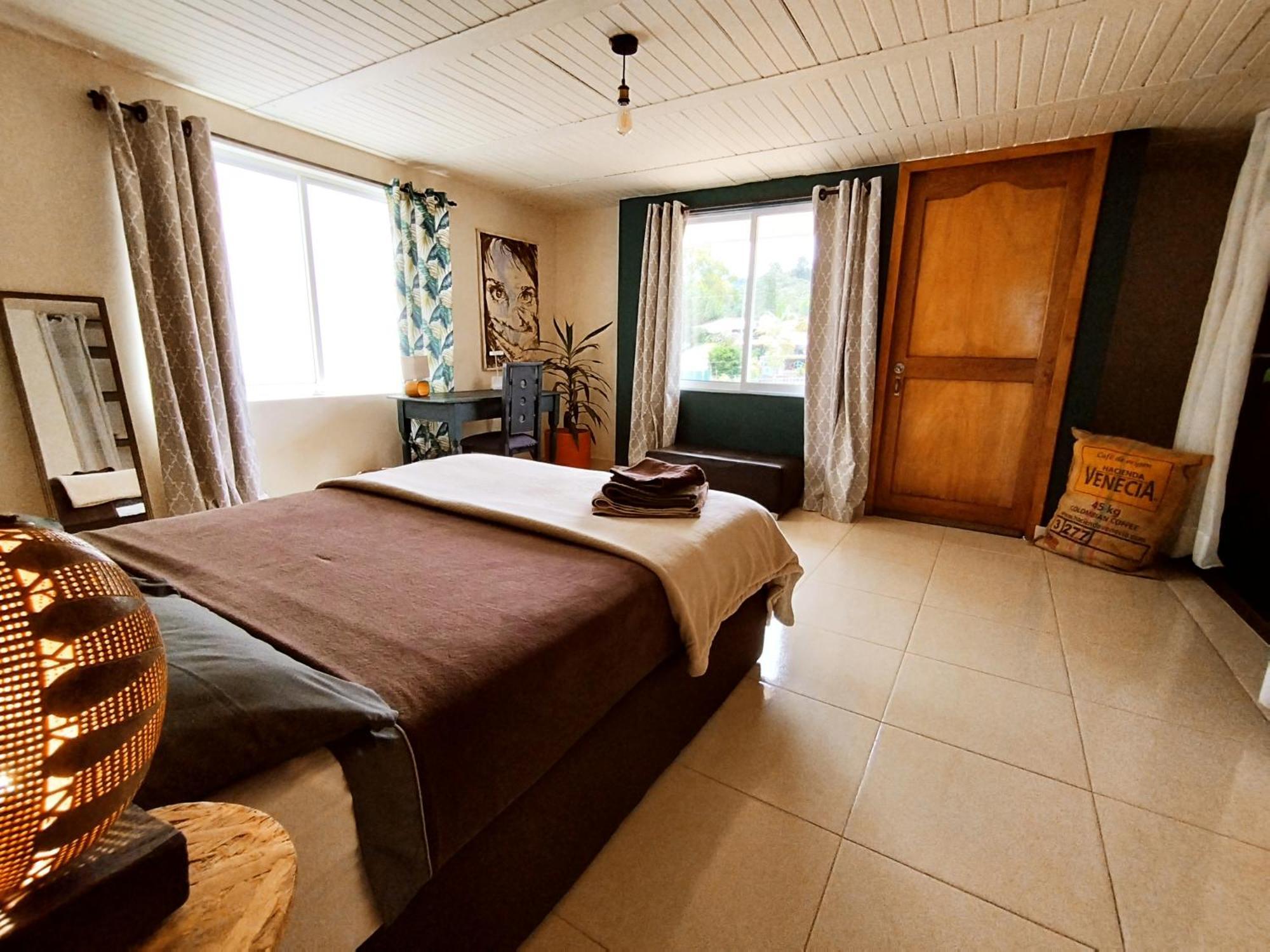 Casa Kayam Art Hostel Coliving Coworking غواتابيه الغرفة الصورة